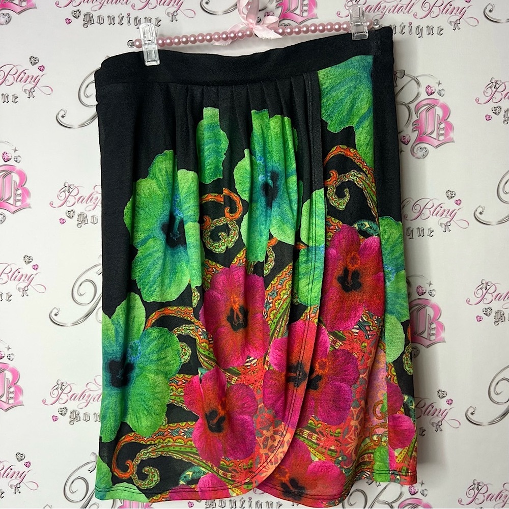 Desigual Skirt Floral Hawaii Style Logo Rare Comfy Stretchy Black Textured Skirt